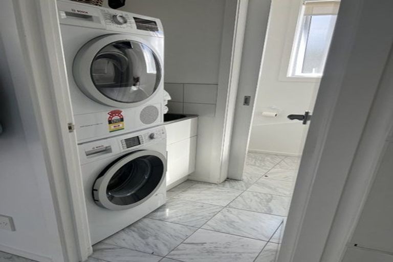 Photo of property in 1/34 Aikmans Road, Merivale, Christchurch, 8014