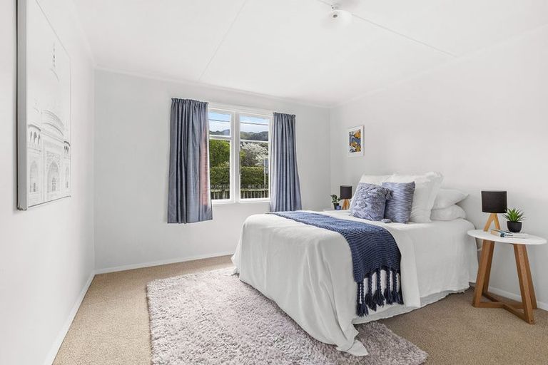 Photo of property in 10 Findlay Street, Tawa, Wellington, 5028