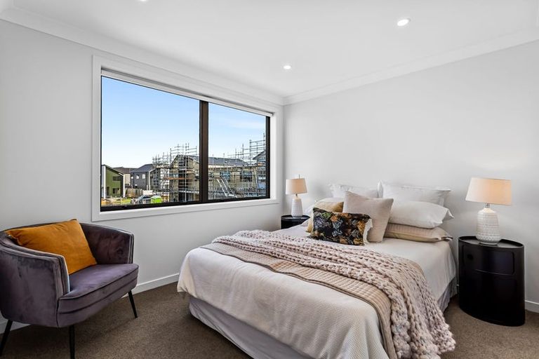 Photo of property in 1 Park Green Avenue, Rosehill, Papakura, 2113