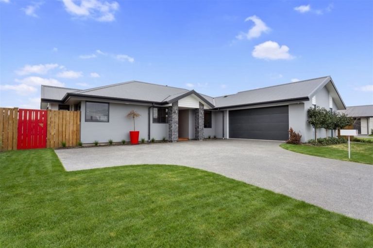 Photo of property in 32 Beachvale Drive, Kaiapoi, 7630