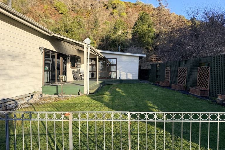 Photo of property in 9 Rosstown Road, Reefton, 7830