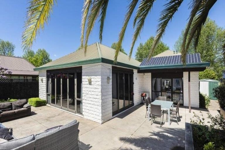 Photo of property in 52 Parkstone Avenue, Ilam, Christchurch, 8041