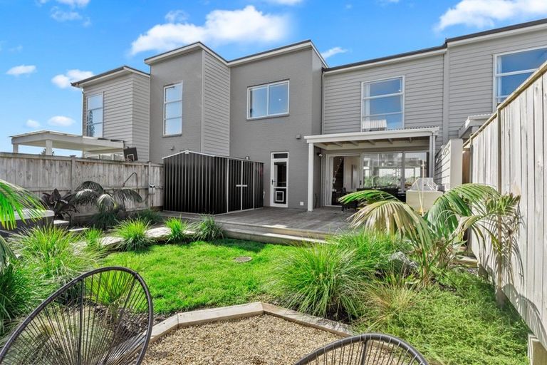 Photo of property in 4 Tyler Davies Drive, Red Beach, 0932