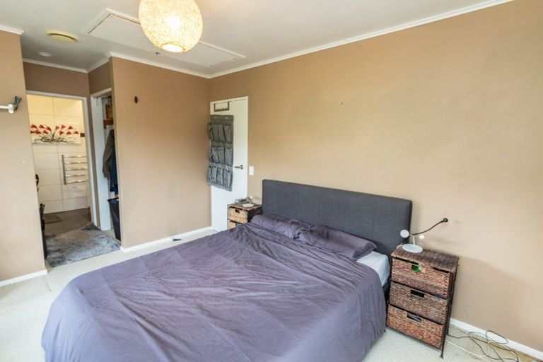 Photo of property in 6 Debra Way, Karori, Wellington, 6012