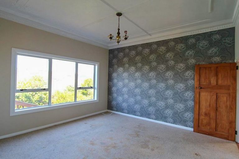 Photo of property in 32 Adderley Terrace, Ravensbourne, Dunedin, 9022