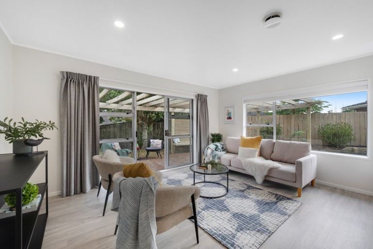 Photo of property in 66 Golfland Drive, Golflands, Auckland, 2013