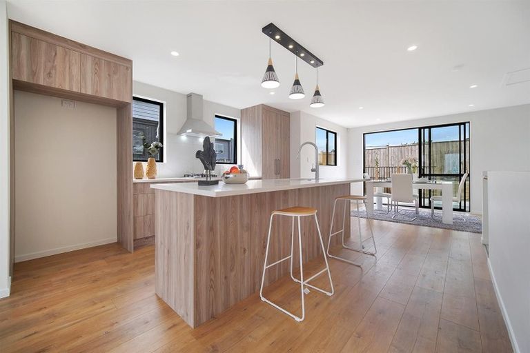 Photo of property in 20b Crestview Rise, Papakura, 2110