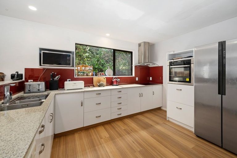 Photo of property in 34 Milton Terrace, Picton, 7220