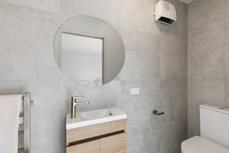 Photo of property in 2/88 Holly Road, St Albans, Christchurch, 8014