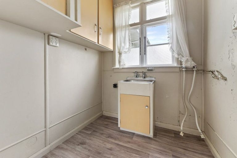 Photo of property in 34 Pahiatua Street, Hokowhitu, Palmerston North, 4410