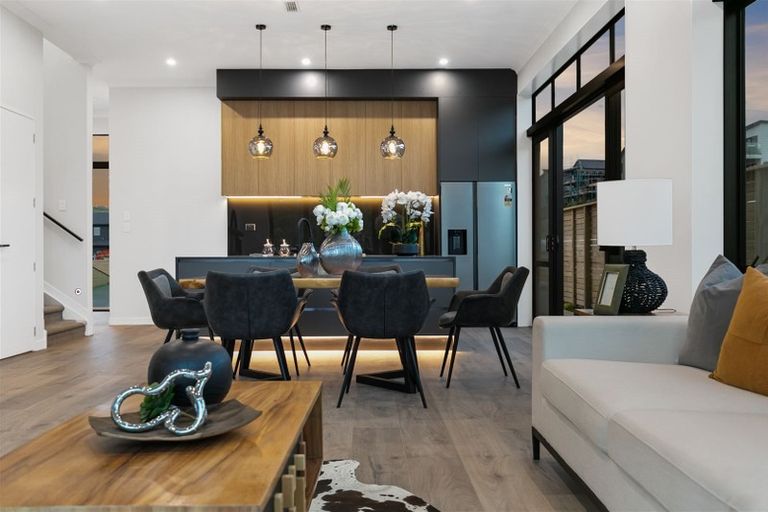 Photo of property in 38 Longshore Drive, Long Bay, Auckland, 0630