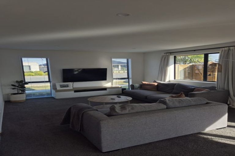 Photo of property in 35 Tiritiri Moana Drive, Pegasus, 7612