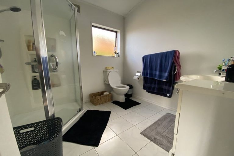 Photo of property in 6b Claverton Grove, Churton Park, Wellington, 6037