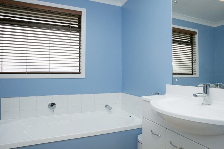 Photo of property in 2/17 Rainbow Drive, Rainbow Point, Taupo, 3330