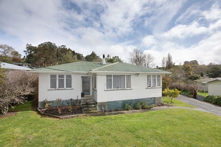 Photo of property in 34 Milne Street, Hunterville, 4730