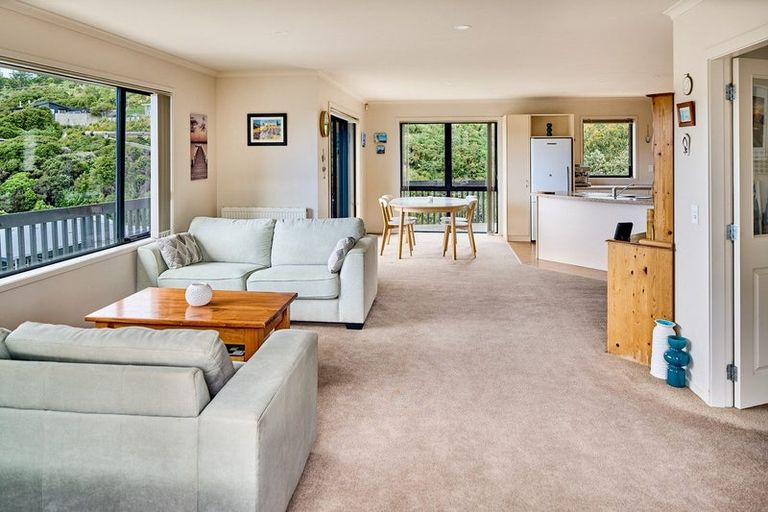 Photo of property in 17 Endeavour Drive, Whitby, Porirua, 5024