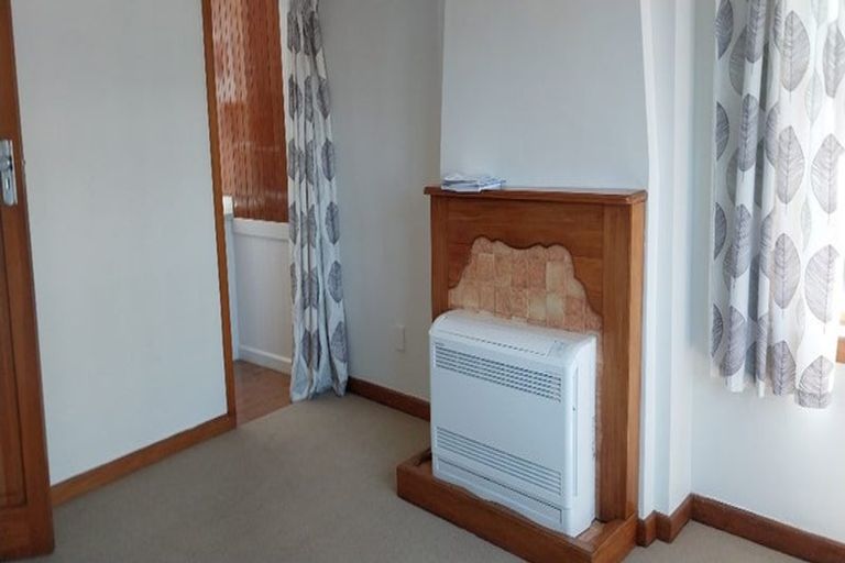 Photo of property in San Marino Apartments, 4/4 Oak Park Avenue, Te Aro, Wellington, 6011