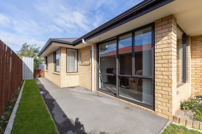 Photo of property in 32 Neill Street, Hornby, Christchurch, 8042