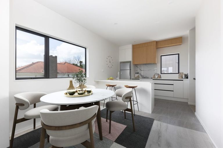 Photo of property in 1/50 Newington Road, Henderson, Auckland, 0612