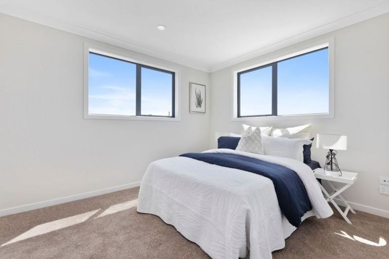 Photo of property in 39 Rathmullen Place, Pinehill, Auckland, 0632