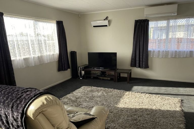 Photo of property in 1/62 Redcrest Avenue, Red Hill, Papakura, 2110
