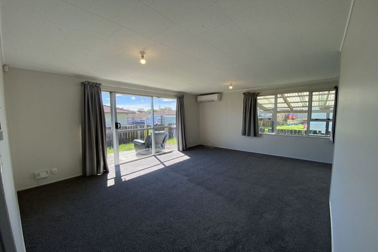 Photo of property in 1/30 Kennington Drive, Clendon Park, Auckland, 2103