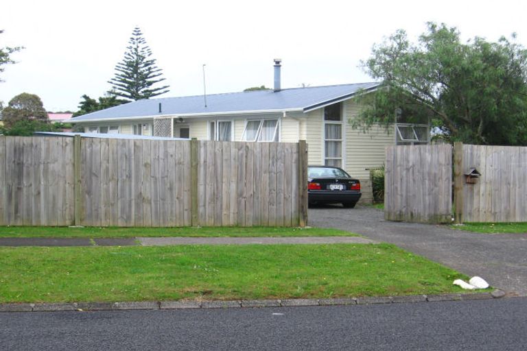 Photo of property in 99 Ennis Avenue, Pakuranga Heights, Auckland, 2010