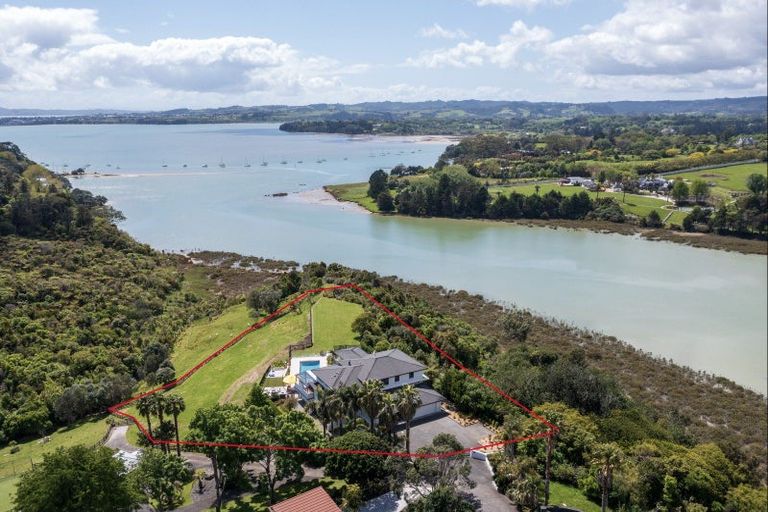 Photo of property in 26 Estuary Views, Shelly Park, Auckland, 2014