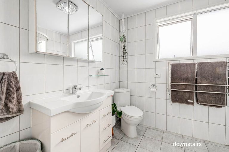 Photo of property in 1/302 Sunset Road, Windsor Park, Auckland, 0632