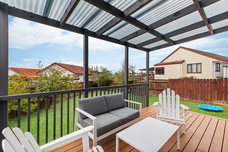 Photo of property in 1/13 Greenstone Place, Clover Park, Auckland, 2019