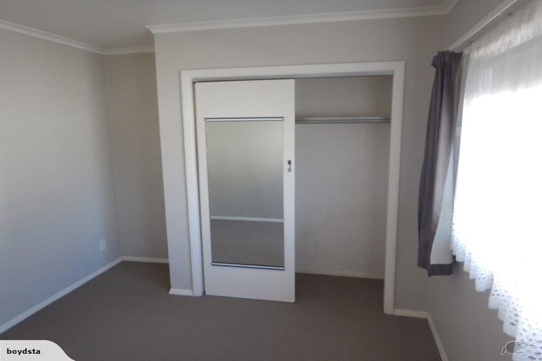 Photo of property in 13 Seaview Road, Marfell, New Plymouth, 4310