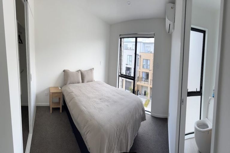 Photo of property in 13 Falcon Crescent, Hobsonville, Auckland, 0618