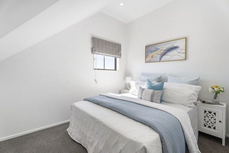 Photo of property in 1a Parkwood Crescent, Gulf Harbour, Whangaparaoa, 0930