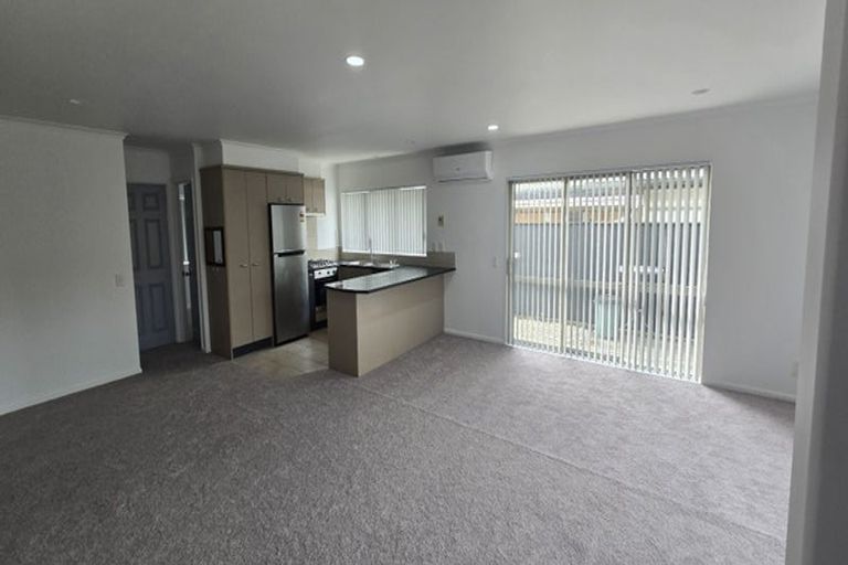 Photo of property in 48 Thornbury Crescent, East Tamaki Heights, Auckland, 2016