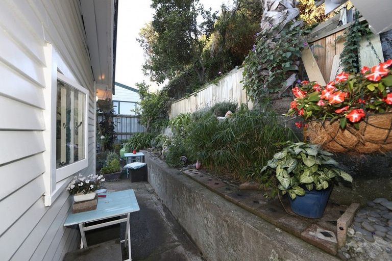 Photo of property in 47 Faraday Street, Hospital Hill, Napier, 4110