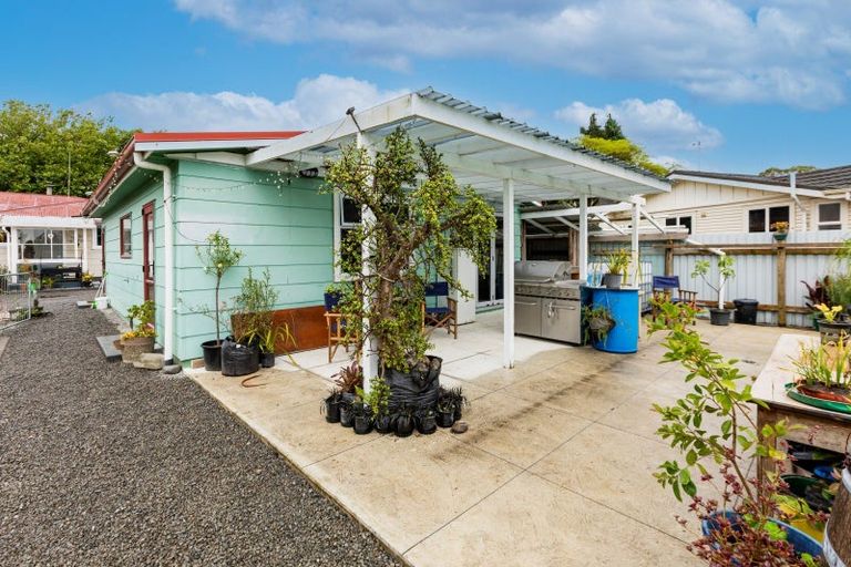 Photo of property in 243 State Highway 2, Clive, 4102