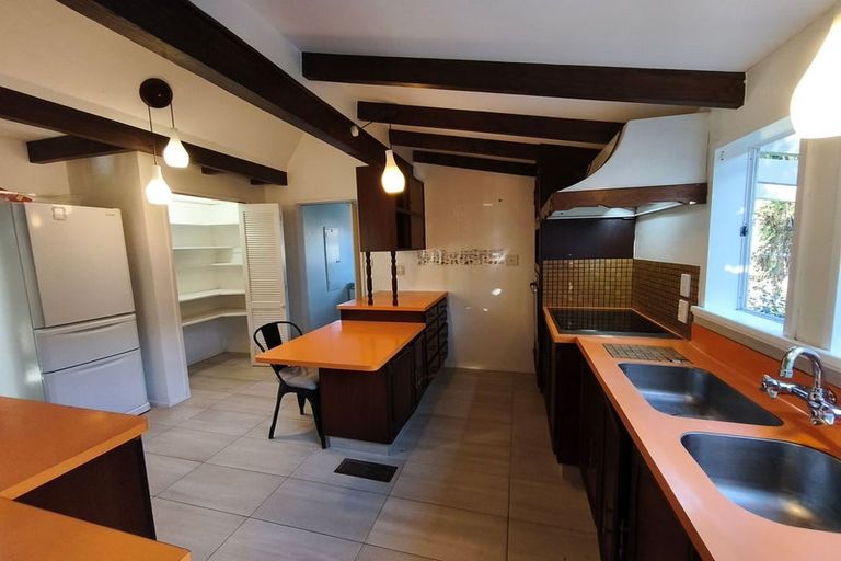 Photo of property in 39b Parkvale Road, Karori, Wellington, 6012