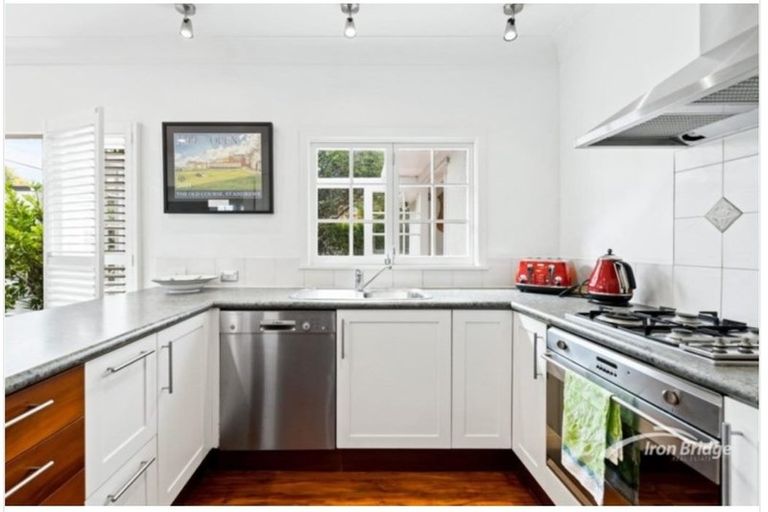 Photo of property in 232 Lake Road, Hauraki, Auckland, 0622