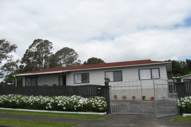 Photo of property in 2 Moncrieff Avenue, Clendon Park, Auckland, 2103
