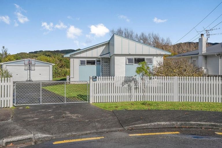 Photo of property in 18 Heath Street, Wainuiomata, Lower Hutt, 5014
