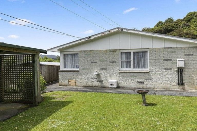 Photo of property in 1/15 Puriri, Wainuiomata, Lower Hutt, 5014