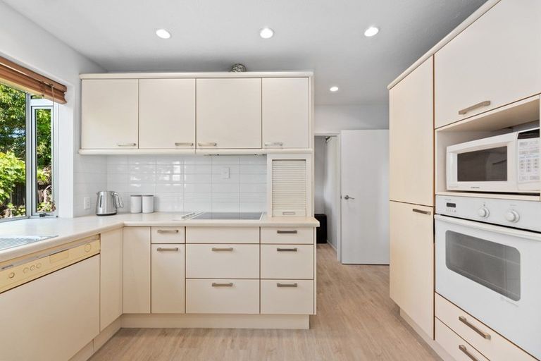 Photo of property in 52 Solomon Avenue, Redwood, Christchurch, 8051