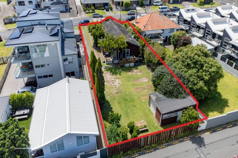 Photo of property in 42 May Street, Mount Maunganui, 3116