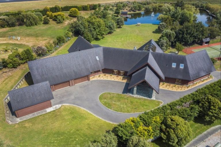 Photo of property in 132 Milne Drive, Paraparaumu, 5032