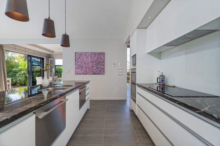 Photo of property in 8 Sara Way, Whitianga, 3510