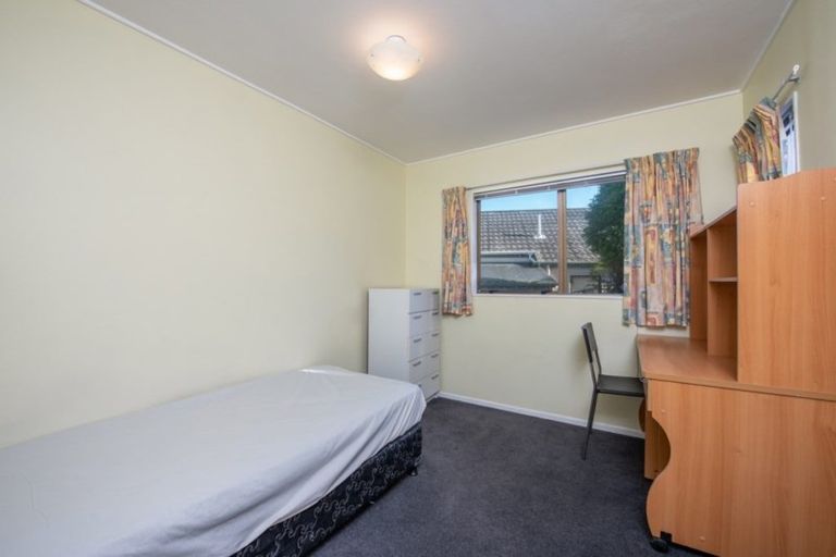 Photo of property in 10 Guadeloupe Crescent, Grenada Village, Wellington, 6037