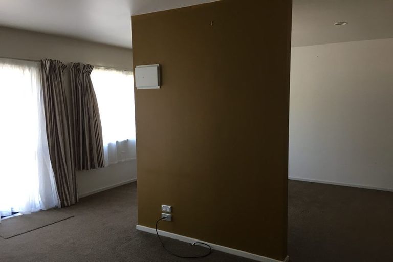 Photo of property in 1/13 John Jennings Drive, Oteha, Auckland, 0632