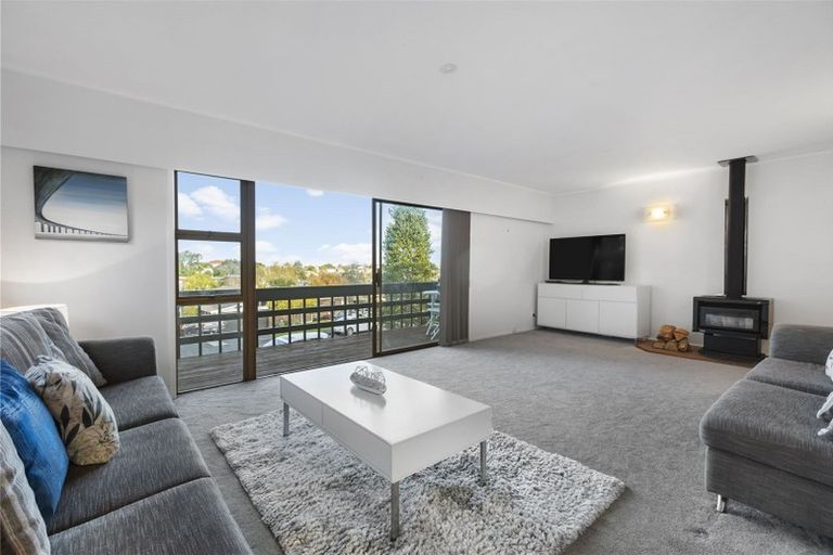 Photo of property in 54 Meadowvale Avenue, Forrest Hill, Auckland, 0620