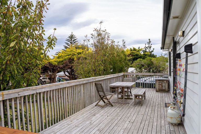 Photo of property in 1 Tamarisk Drive, Riversdale Beach, Masterton, 5872