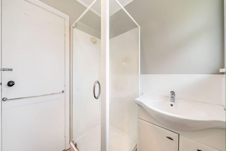 Photo of property in 2 Mary Crescent, Elderslea, Upper Hutt, 5018